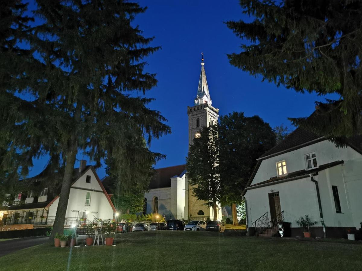 Dom Goscinny Mikołajki Exteriör bild